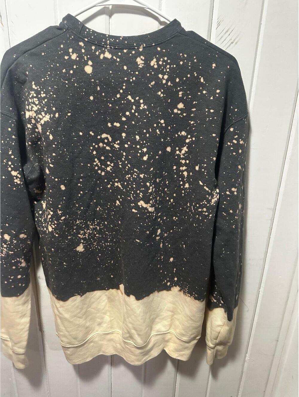 Sweatshirt - Picture 2 of 3